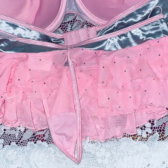 Lingerie - Picture 3 of 8